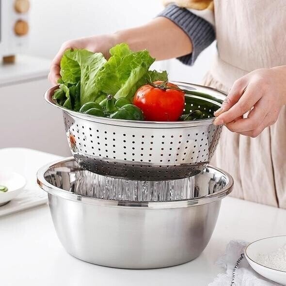 Heavy-duty stainless steel mixing bowl set with integrated grater & sieve, built for long-lasting kitchen performance.