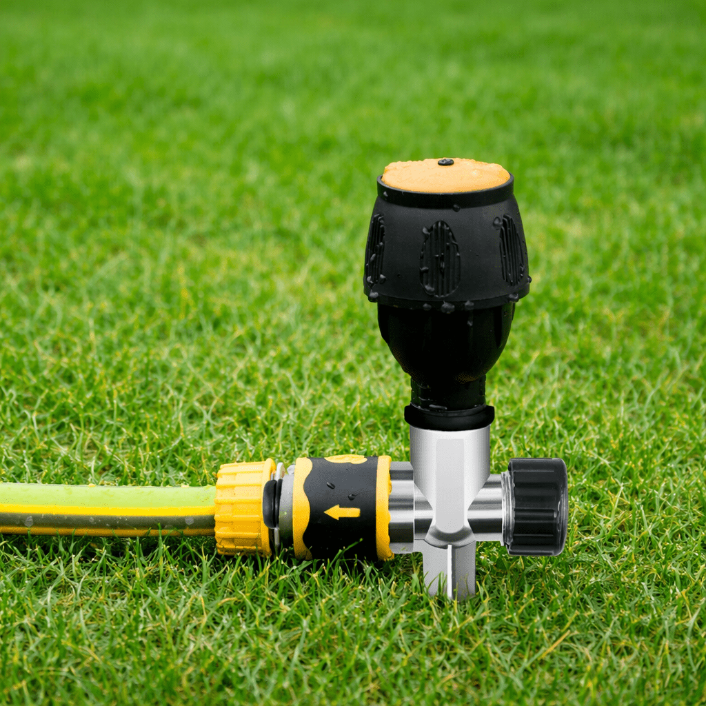 Automatic lawn sprinkler ensuring 360° irrigation for lush gardens. Easy-to-use outdoor watering system.