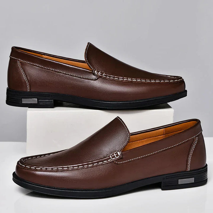 Versatile men's brown loafers, great for both formal and casual fashion statements.