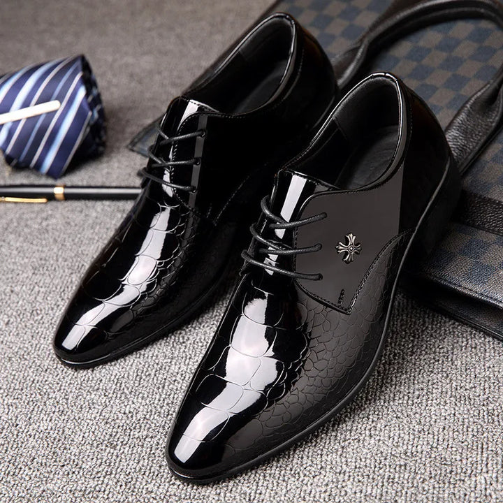 Premium men's formal black Oxford dress shoes, essential for elegant professional and business outfits.