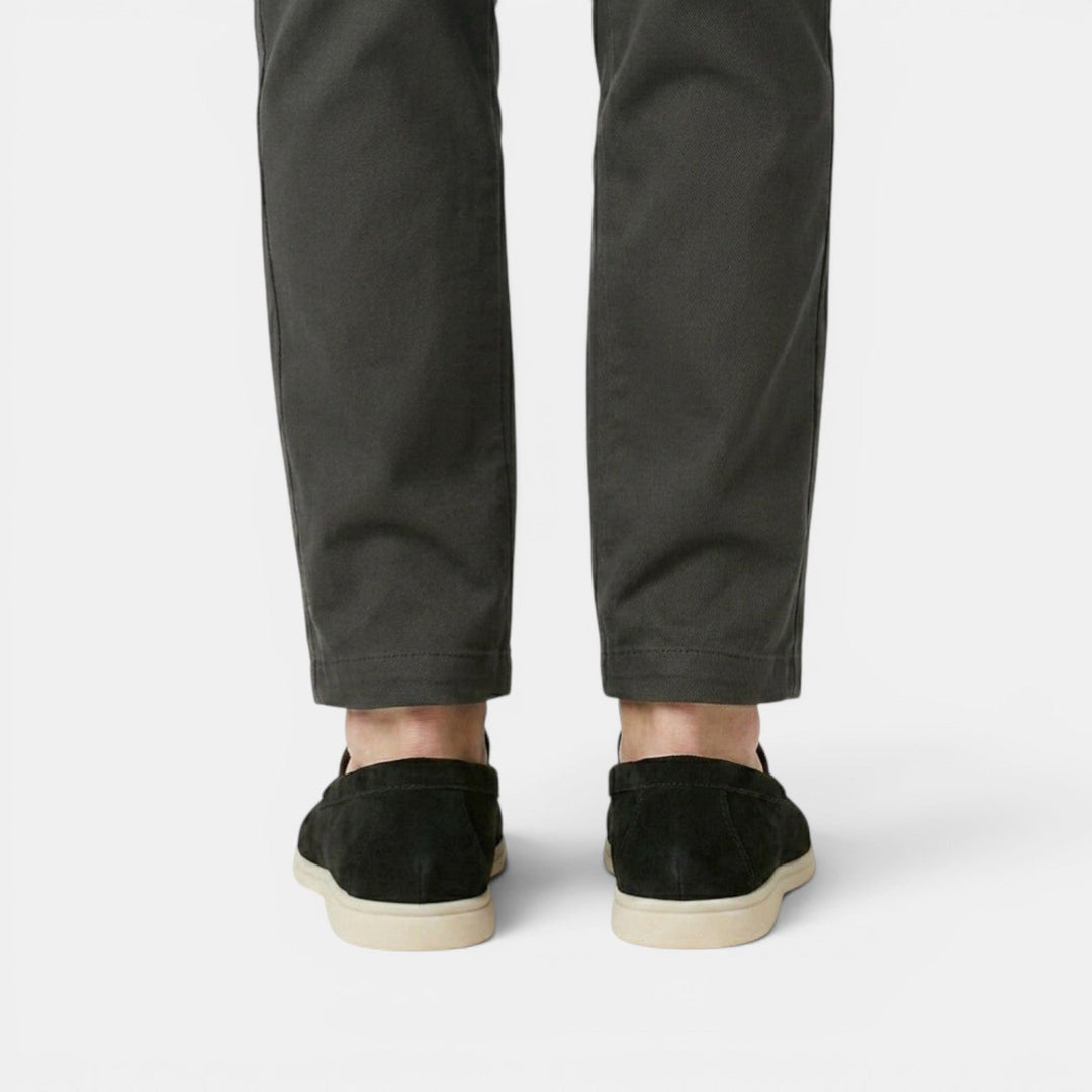 Effortless light gray men's loafers, versatile & comfortable.