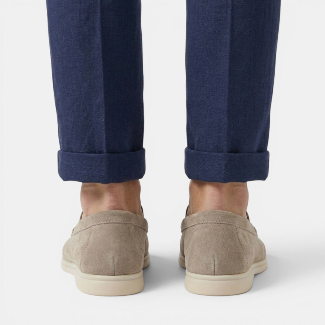 Black men's loafers, an effortless choice for comfort & style.