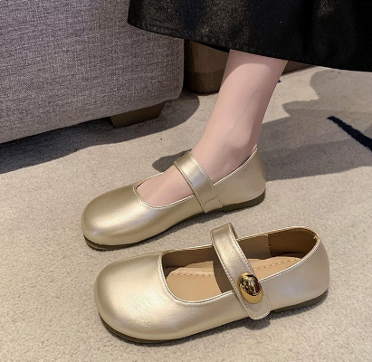 Elegant women's minimalist Mary Jane shoes. Square toe design offers classic style & comfort for casual or office wear.