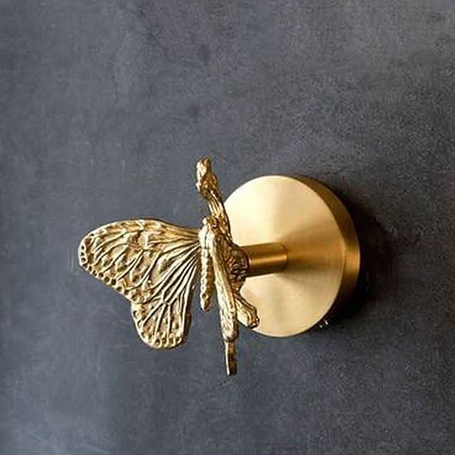 Stylish brass animal wall hook rack for coats, hats & bags, featuring gold highlights.
