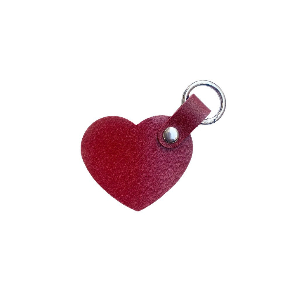 High-quality leather heart accessory. Ideal keyring for keys, or a decorative charm for any bag.