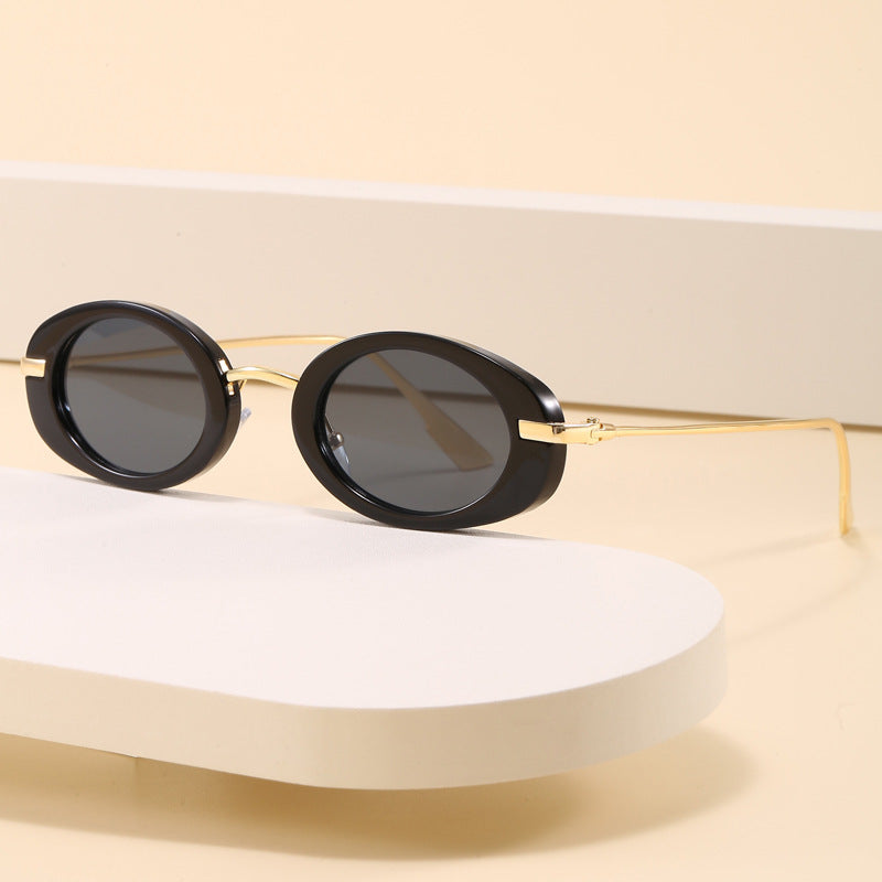 Chic oval frame fashion eyeglasses for women, a stylish and trendy eyewear accessory.