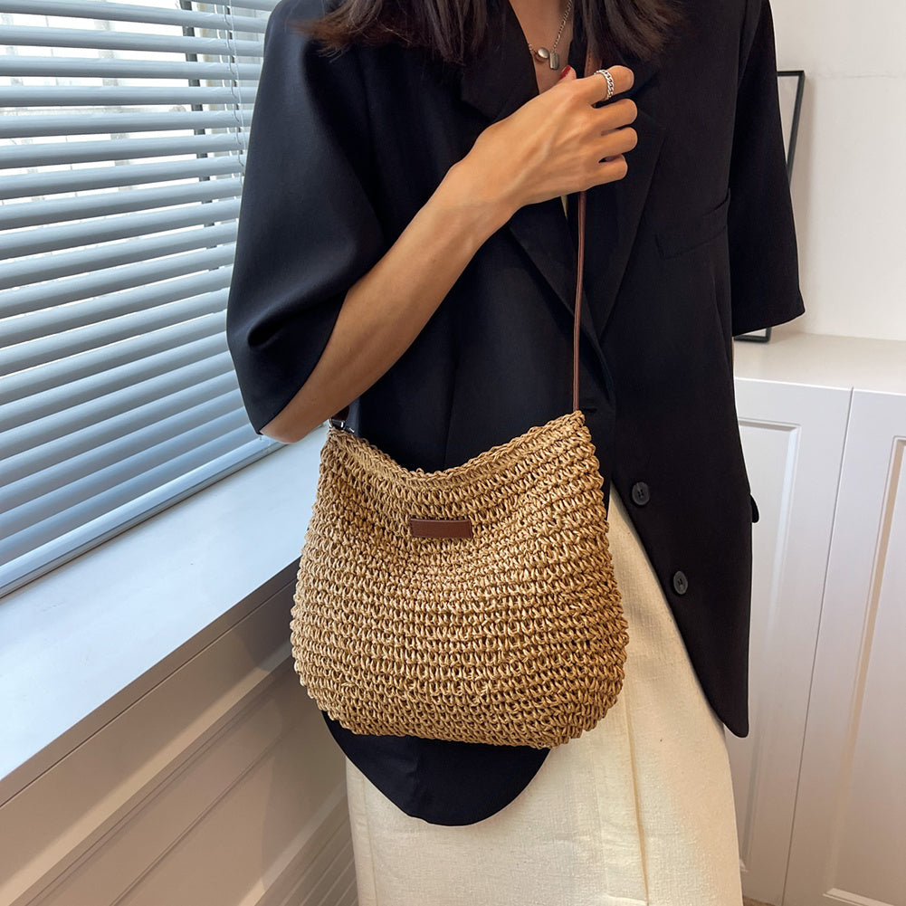 Elegant structured women's crossbody shoulder bag, chic & versatile. Ideal for summer casual wear or sophisticated looks.