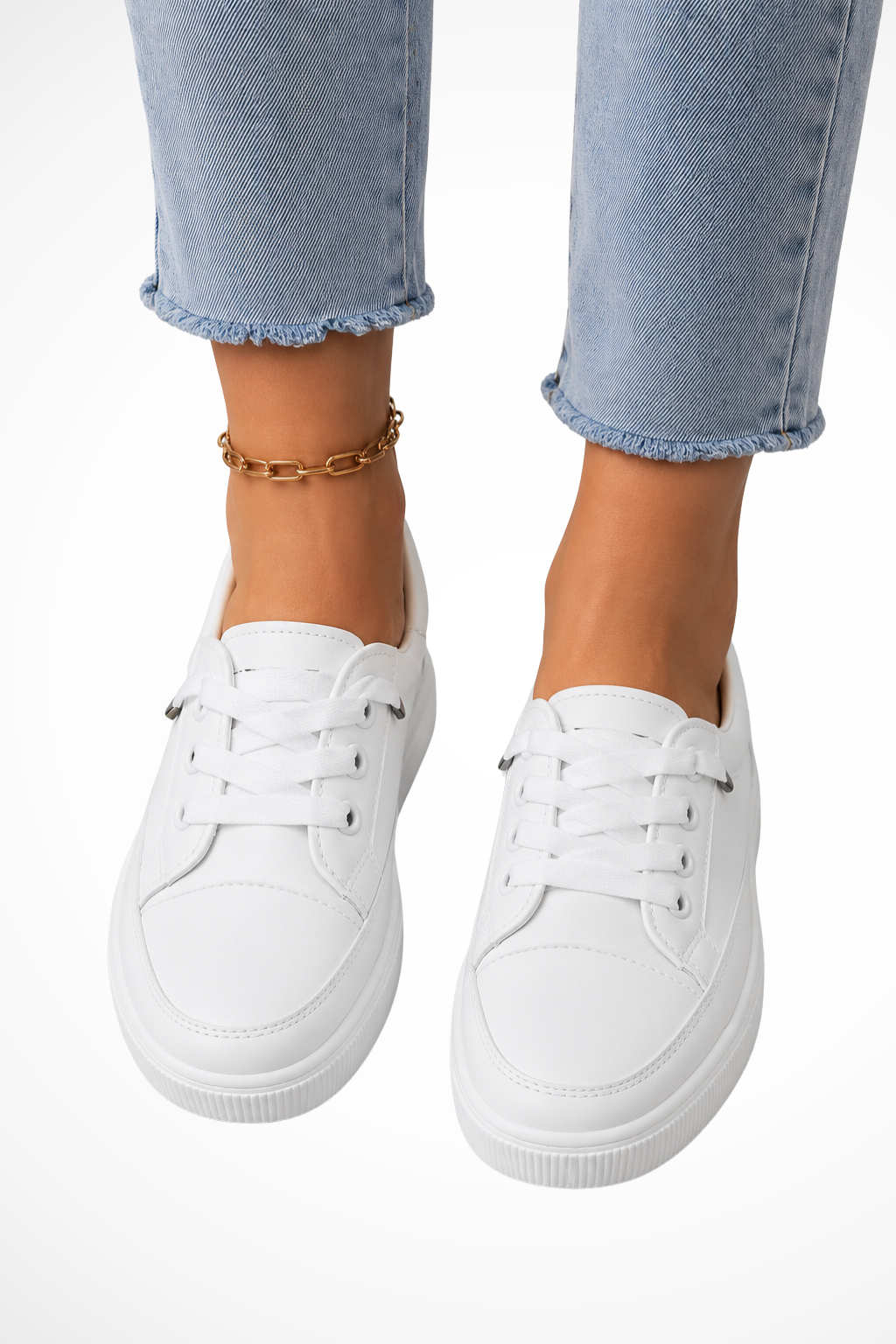 Women's white slip-on sneakers, combining comfort, chic style, and easy wear for everyday.