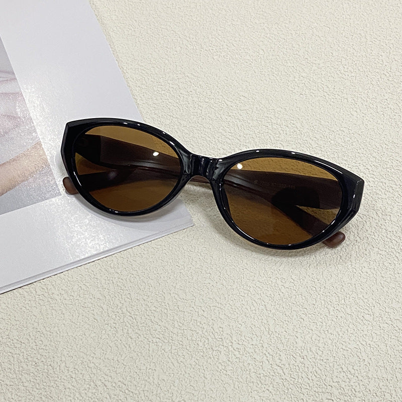 Stylish UV400 cat-eye sunglasses. Essential eye protection and fashion for women.