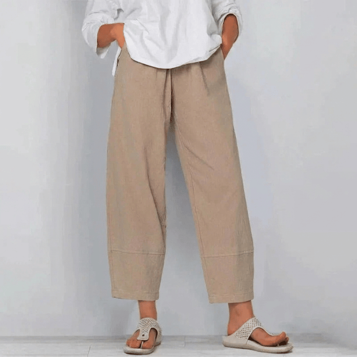 Chic women's high-quality pants in a versatile cut for elegant everyday fashion.