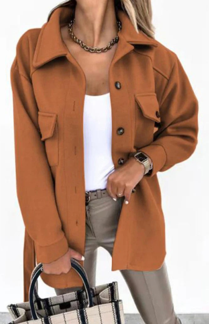 Lightweight women's mid-season jacket, stylish and comfortable for chic casual spring days.