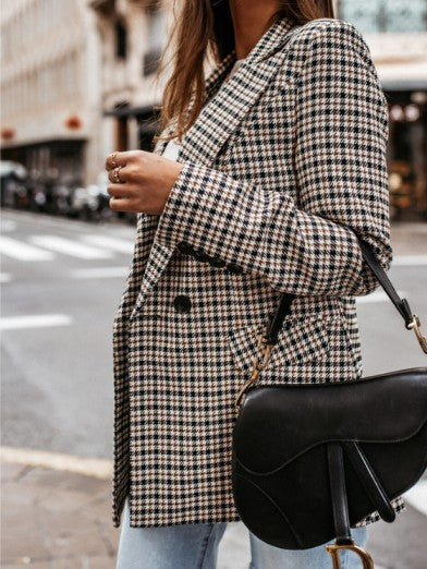 Stylish women's long-sleeve plaid jacket with a sophisticated suit collar, ideal for elegant winter fashion.