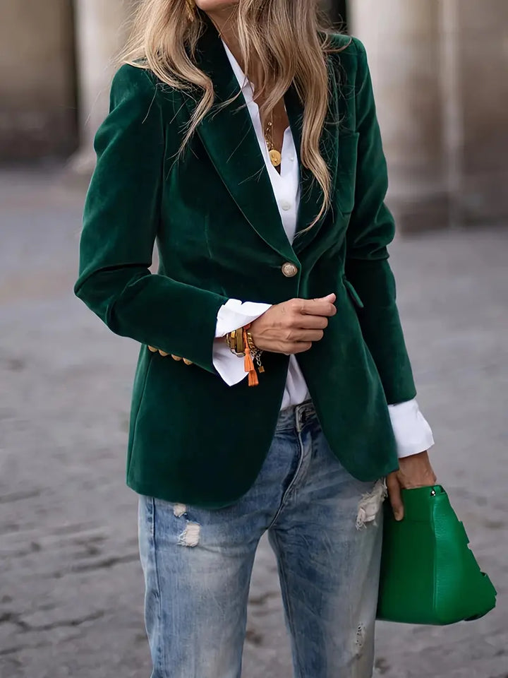 Versatile women's fashion blazer, single button design for professional or everyday chic looks.