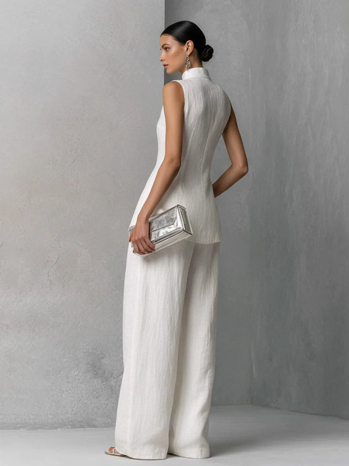 Comfortable & chic women's sleeveless wide leg pant set; a trendy two-piece for effortless summer fashion.