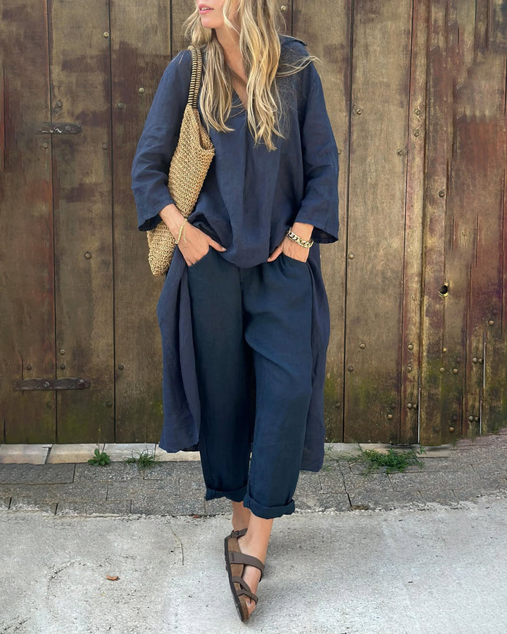 Chic women's two-piece set in a comfortable fabric, perfect for a coordinated casual or elegant outfit.