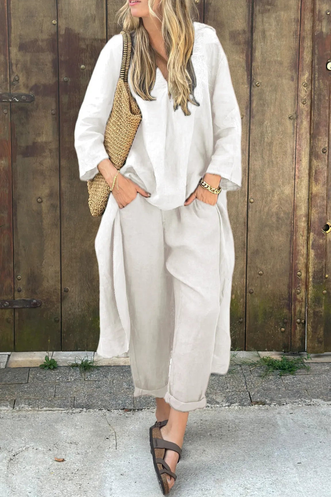 Modern women's two-piece coordinated set in a soft, comfortable material, a versatile addition to any wardrobe.