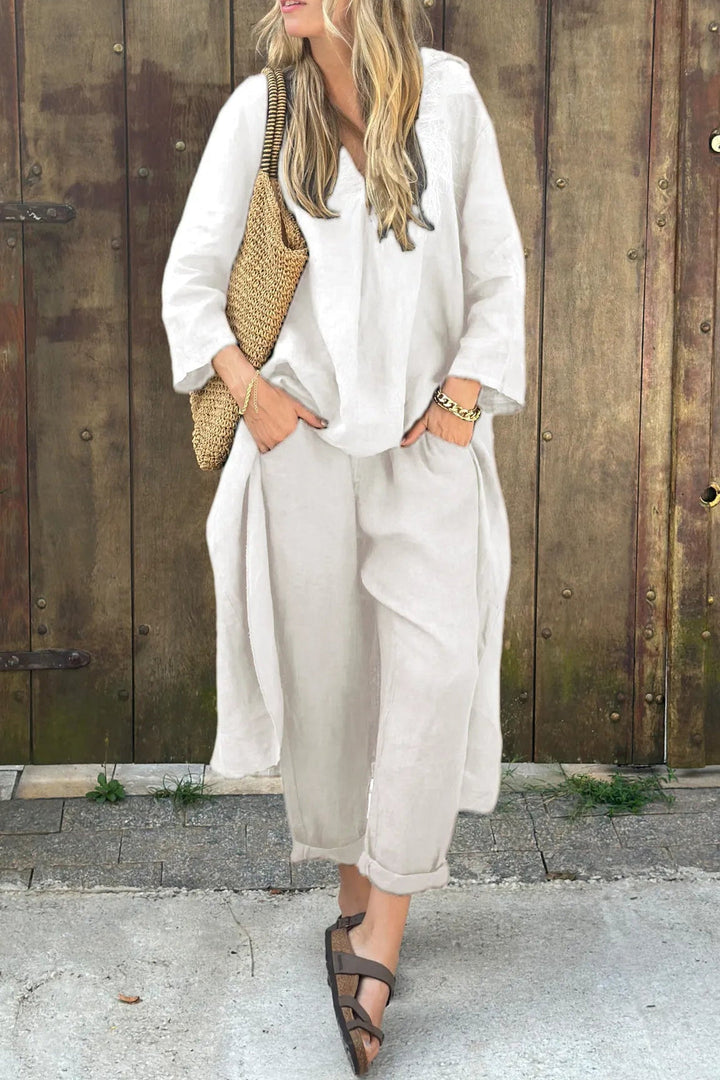 Modern women's two-piece coordinated set in a soft, comfortable material, a versatile addition to any wardrobe.