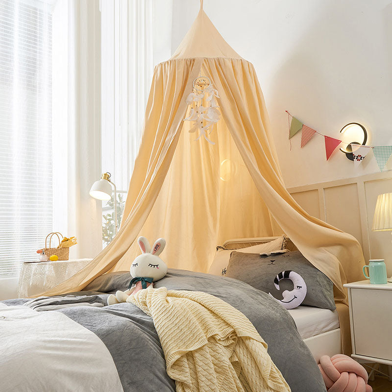 Imaginative play & sleep: Kids' blackout bed canopy, ideal for a cozy, dark environment.