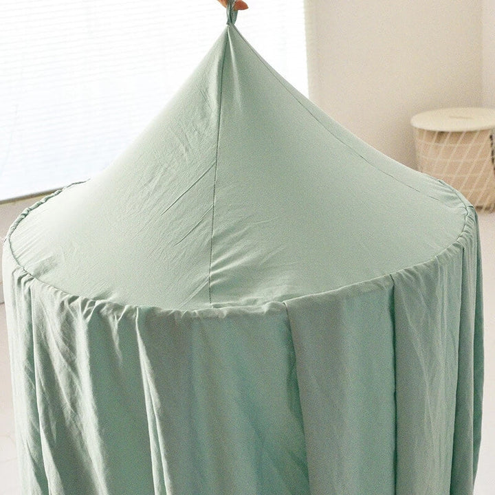 Kids' room decor: Blackout bed canopy for restful sleep & creating a fun, magical play zone.