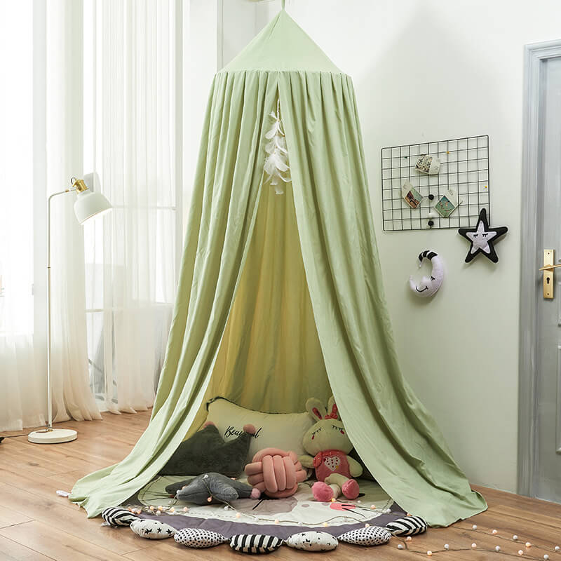 Nursery decor: Blackout bed canopy for children, ensuring restful sleep and a private hideaway.
