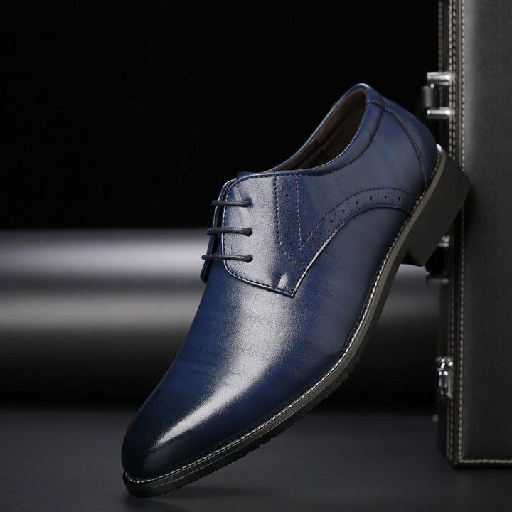 Elegant men's dress shoes with lace-up closure, ideal for formal events & classic style.