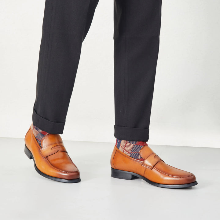 Premium leather men's penny loafers, slip-on style for sophisticated and comfortable footwear.