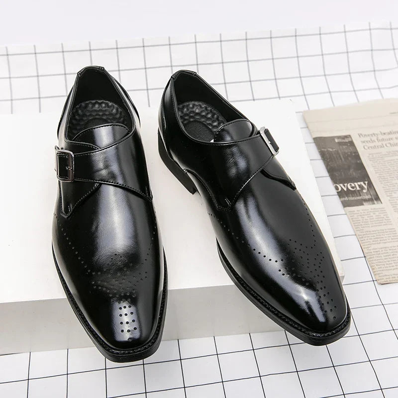 Men's classic leather dress shoes, suitable for weddings, business & sophisticated events.