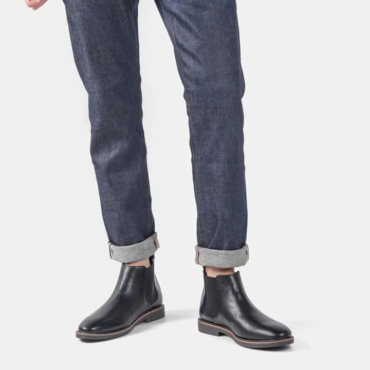 Durable men's everyday Chelsea boots, versatile brown leather, comfortable for daily wear.