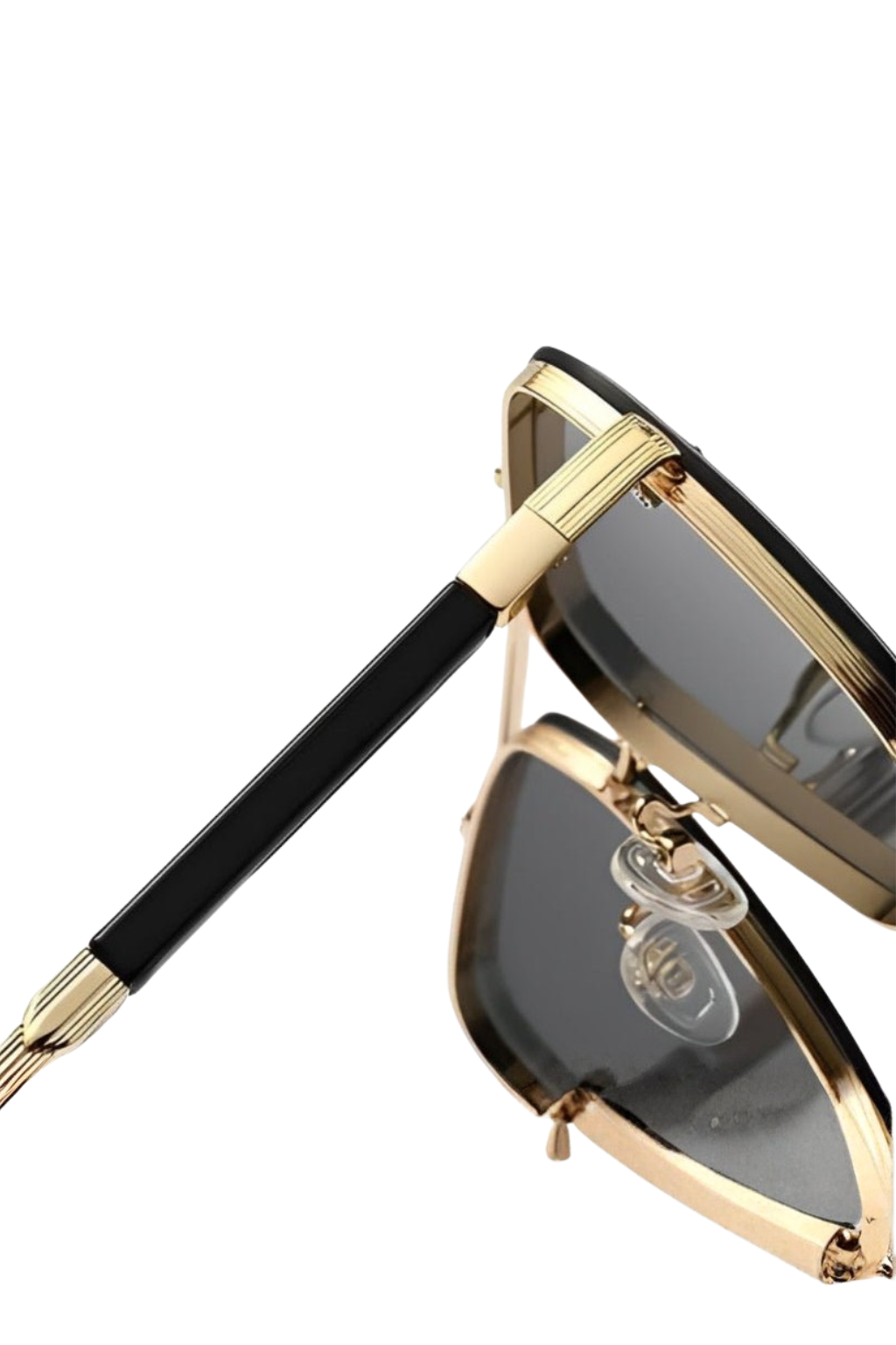 Unisex aviator sunglasses featuring a gold frame, retro design, and UV400 gradient lenses for sun.