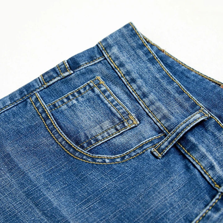 Gray five-pocket men's denim shorts, relaxed fit, essential for everyday summer comfort.