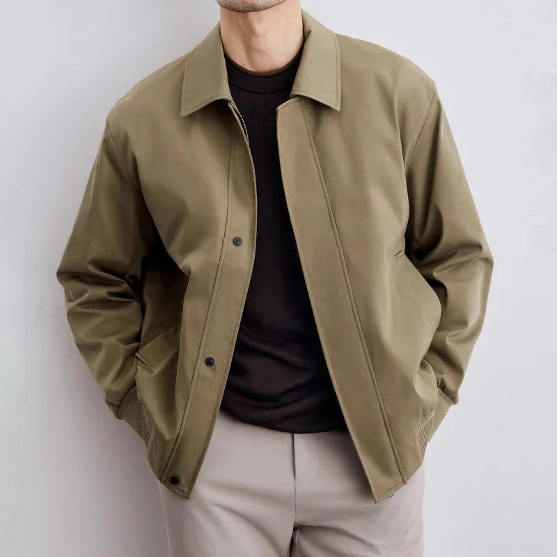 Classic men's lightweight jacket, perfect for year-round casual style. Versatile outerwear for men's fashion.