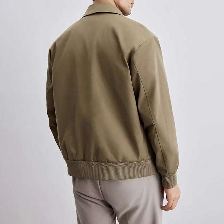 Men's classic lightweight outerwear, suitable for all seasons. A stylish, comfortable casual jacket.