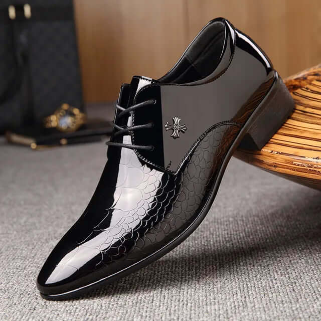 Classic men's Oxford dress shoes, perfect for formal occasions, business attire & elegant style.