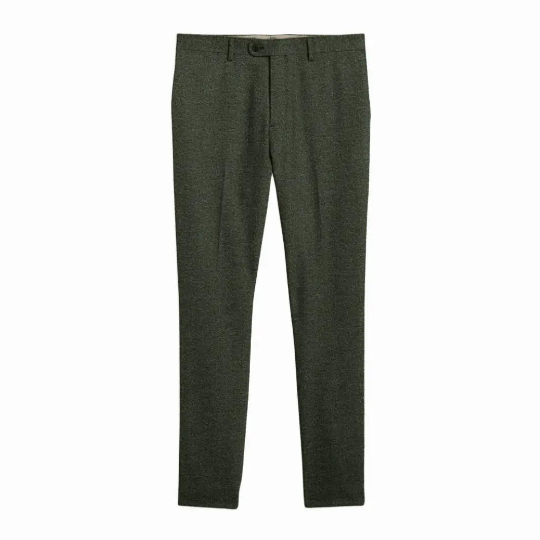 Modern slim-fit three-piece suit for men, a stylish option for weddings.