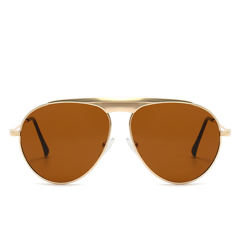 Unisex pilot sunglasses with a classic aviator frame, ensuring UV protection and a trendy accessory look.