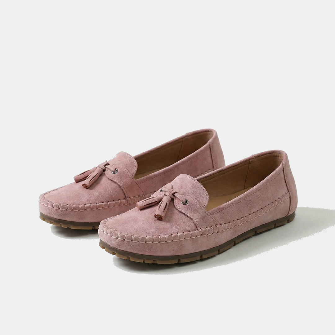 Classic women's tassel loafers, perfect for everyday comfort and stylish women's fashion. Slip-on elegant office shoes.