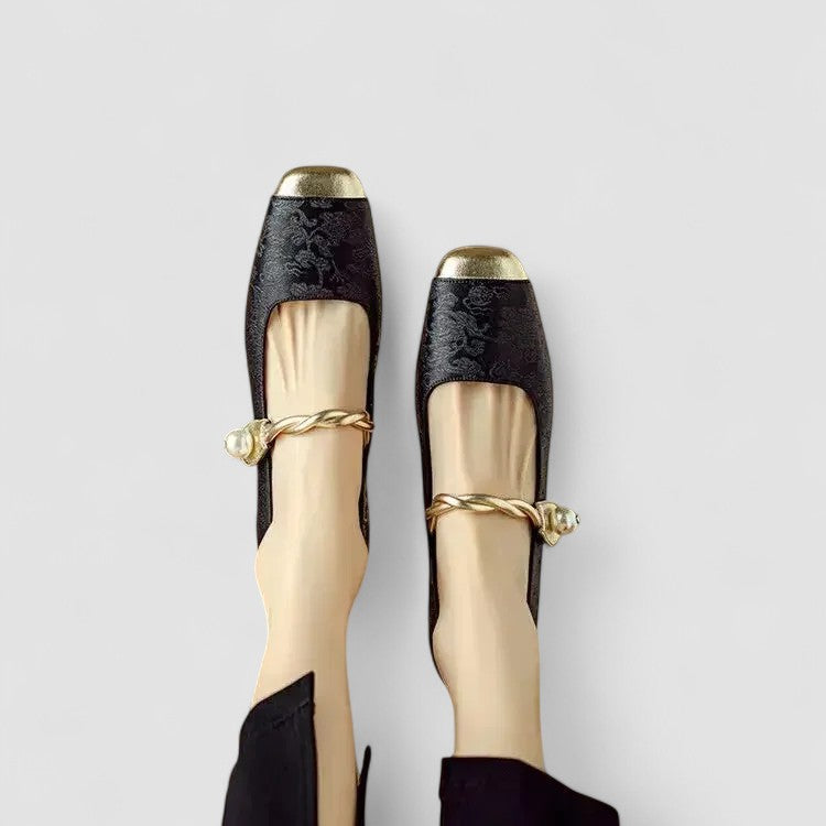 Stylish orthopaedic women's Mary Jane shoes, block heel, designed for all-day comfort & elegance.