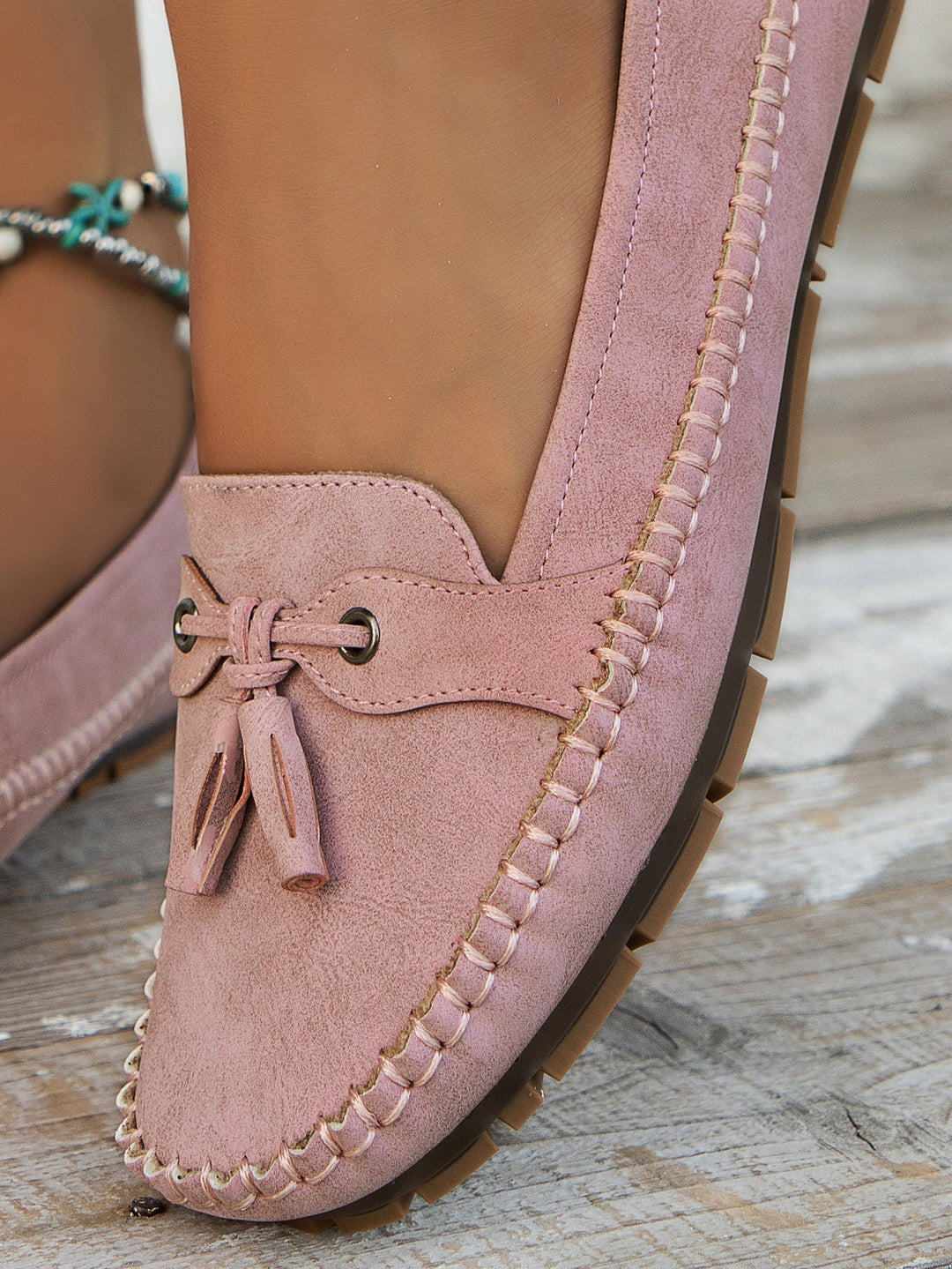 Women's casual orthopedic loafers with tassels, offering excellent foot support.