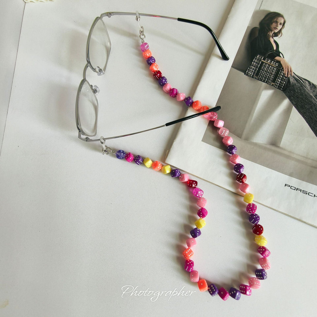 Vibrant unisex glasses chain, a chic spectacle strap for daily wear, keeping eyewear secure.