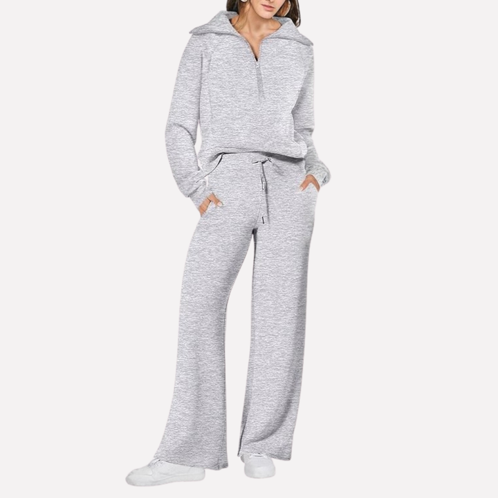 Versatile women's 2-piece casual outfit, a comfortable wide leg pant set suitable for travel or loungewear.