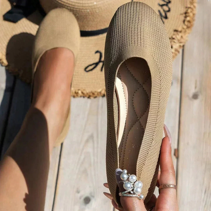 Versatile women's summer ballerina flats. Comfortable, breathable, and stylish for casual everyday wear.