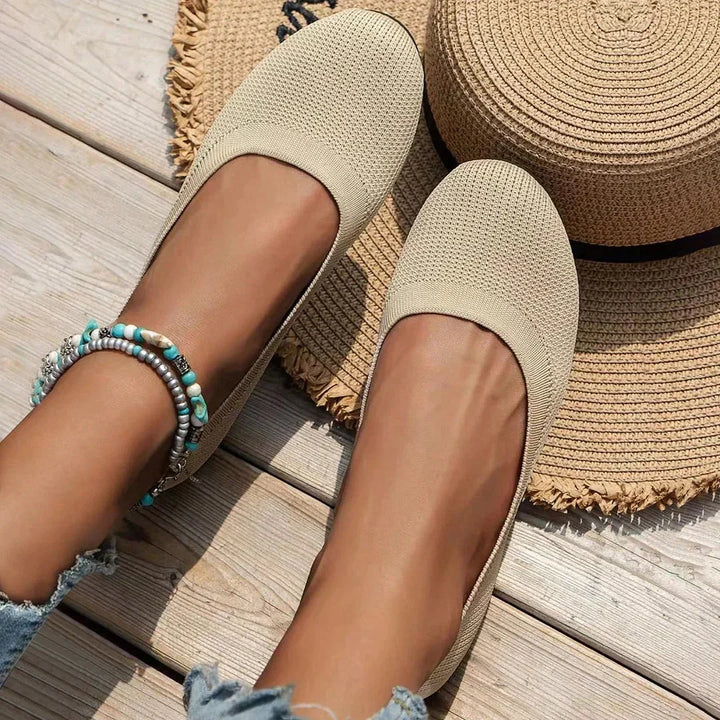 Breathable women's ballerina flats. Comfortable slip-on shoes for summer and casual everyday wear.