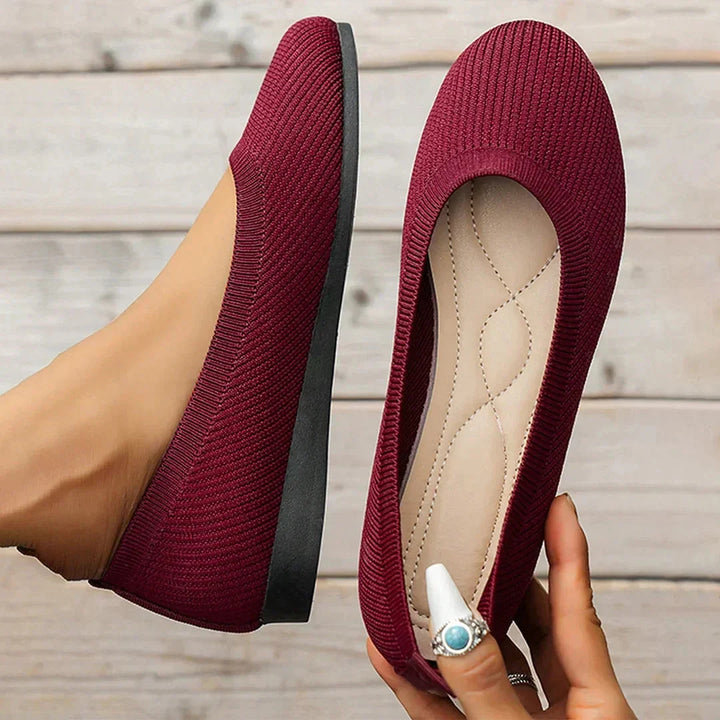 Casual women's summer ballerina flats, comfortable for everyday wear. Slip-on and breathable.