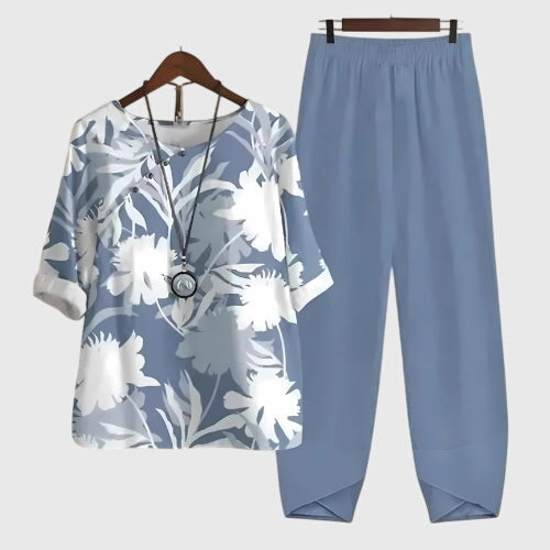 Relaxed fit women's two-piece loungewear set, comfortable & chic for spring fashion and summer casual.