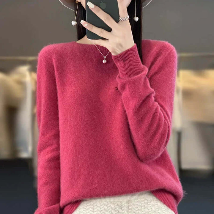 Modern O-neck women's sweater, a stylish warm pullover perfect for casual autumn fashion.