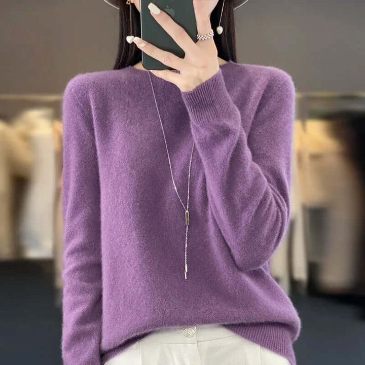 Everyday comfort O-neck women's top, a warm long-sleeve pullover sweater for versatile wear.