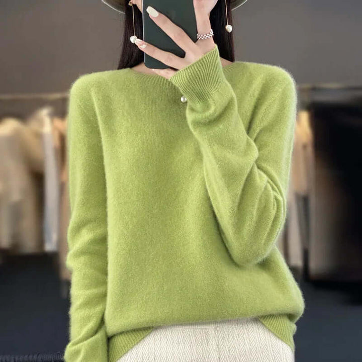 Stylish warm women's pullover sweater with O-neck design, perfect for casual winter fashion.