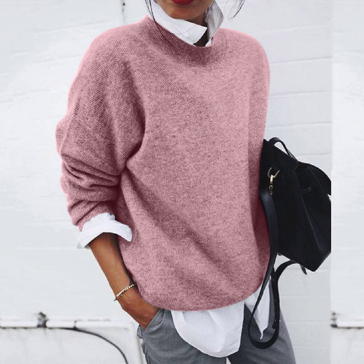 Stylish women's oversized mock neck sweater, ideal for fall & winter. Casual long sleeve jumper for cozy wear.