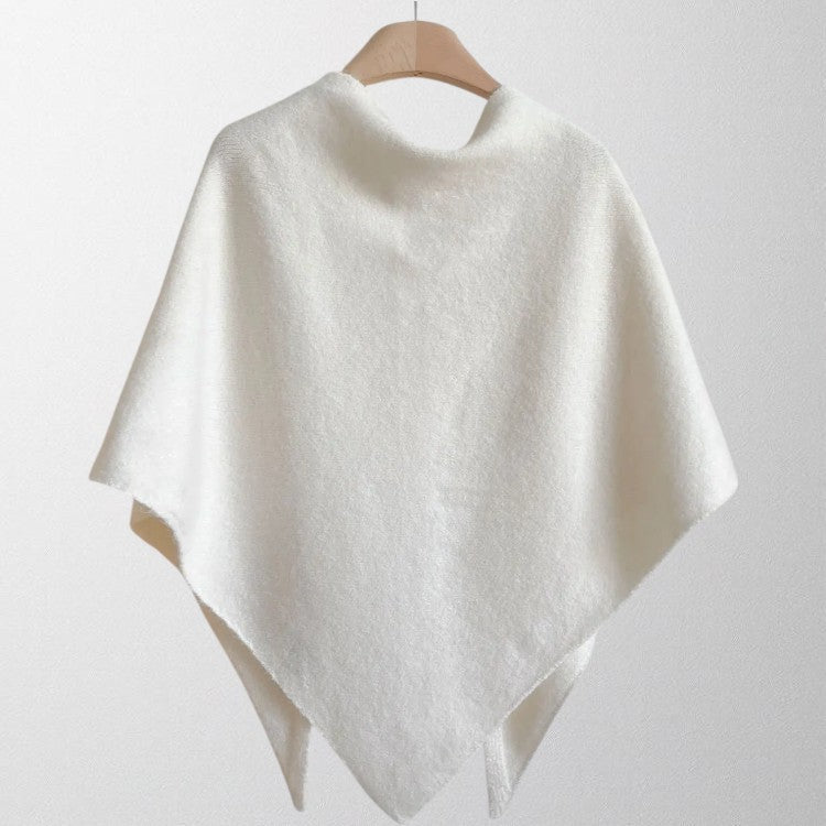 Fashionable women's autumn scarf, an elegant and stylish wrap, ideal for seasonal layering.