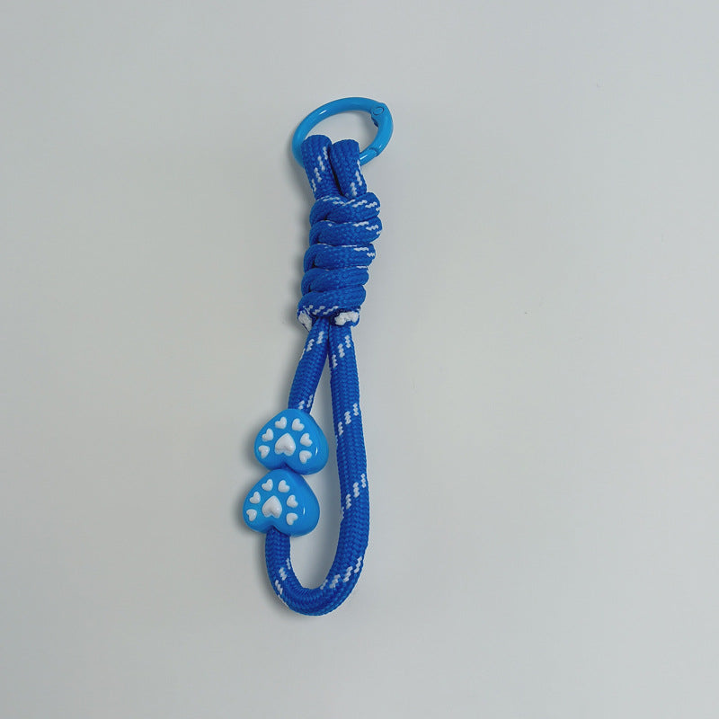 Survival paracord keychain: multi-tool for emergency situations in the wilderness.